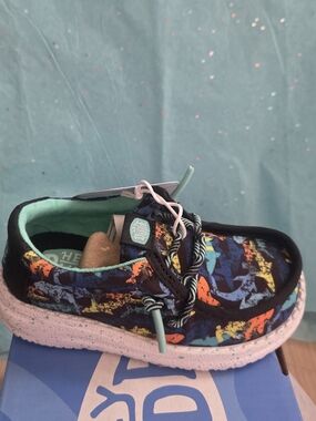 NEW Hey Dude Wally Toddler Sharks Black Multi Shoes Size 5 (C5) NIB